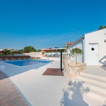 Villa Anja 2Nd Floor Перой Екстериор снимка