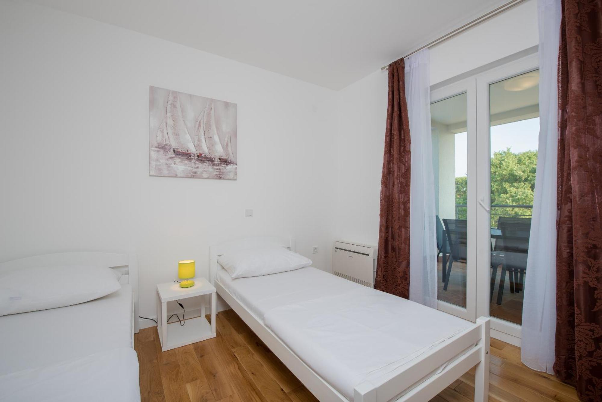 Villa Anja 2Nd Floor Перой Екстериор снимка