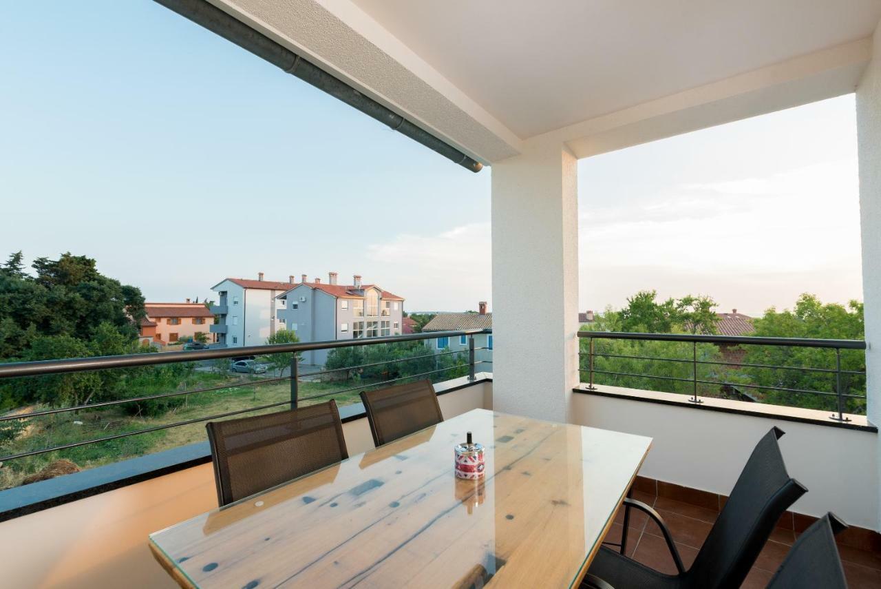 Villa Anja 2Nd Floor Перой Екстериор снимка