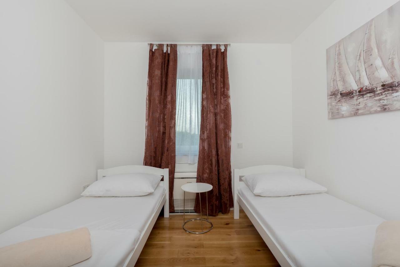 Villa Anja 2Nd Floor Перой Екстериор снимка
