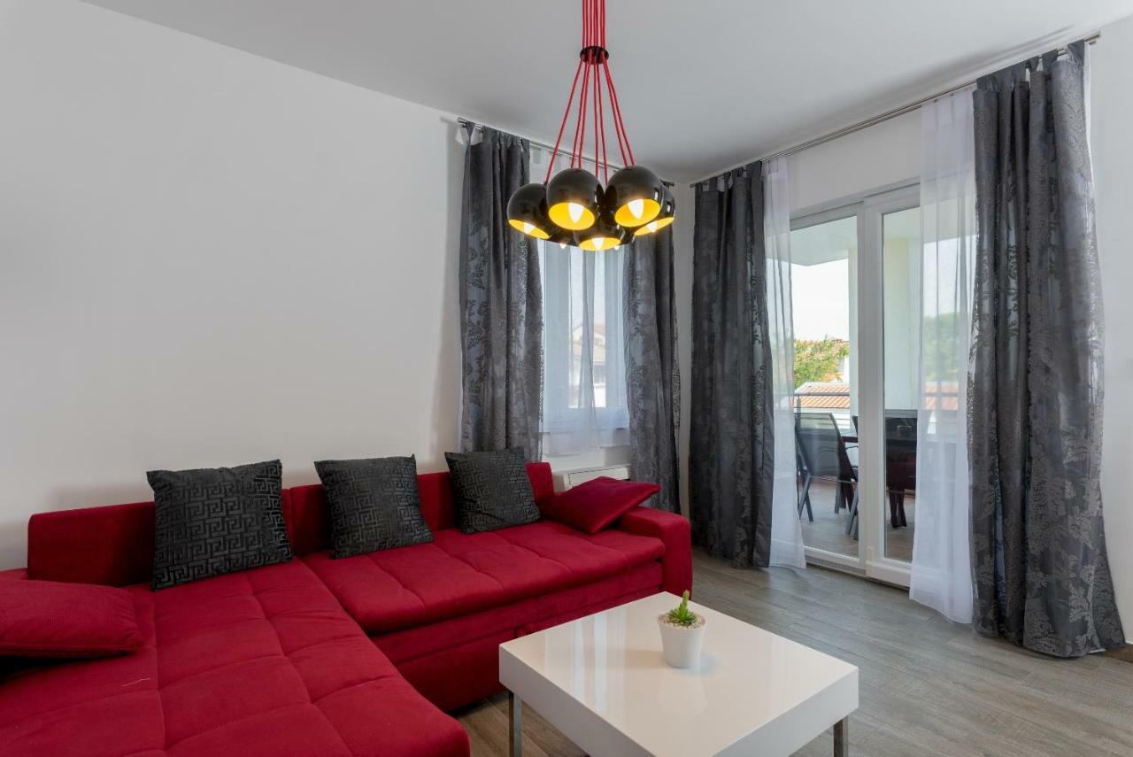Villa Anja 2Nd Floor Перой Екстериор снимка