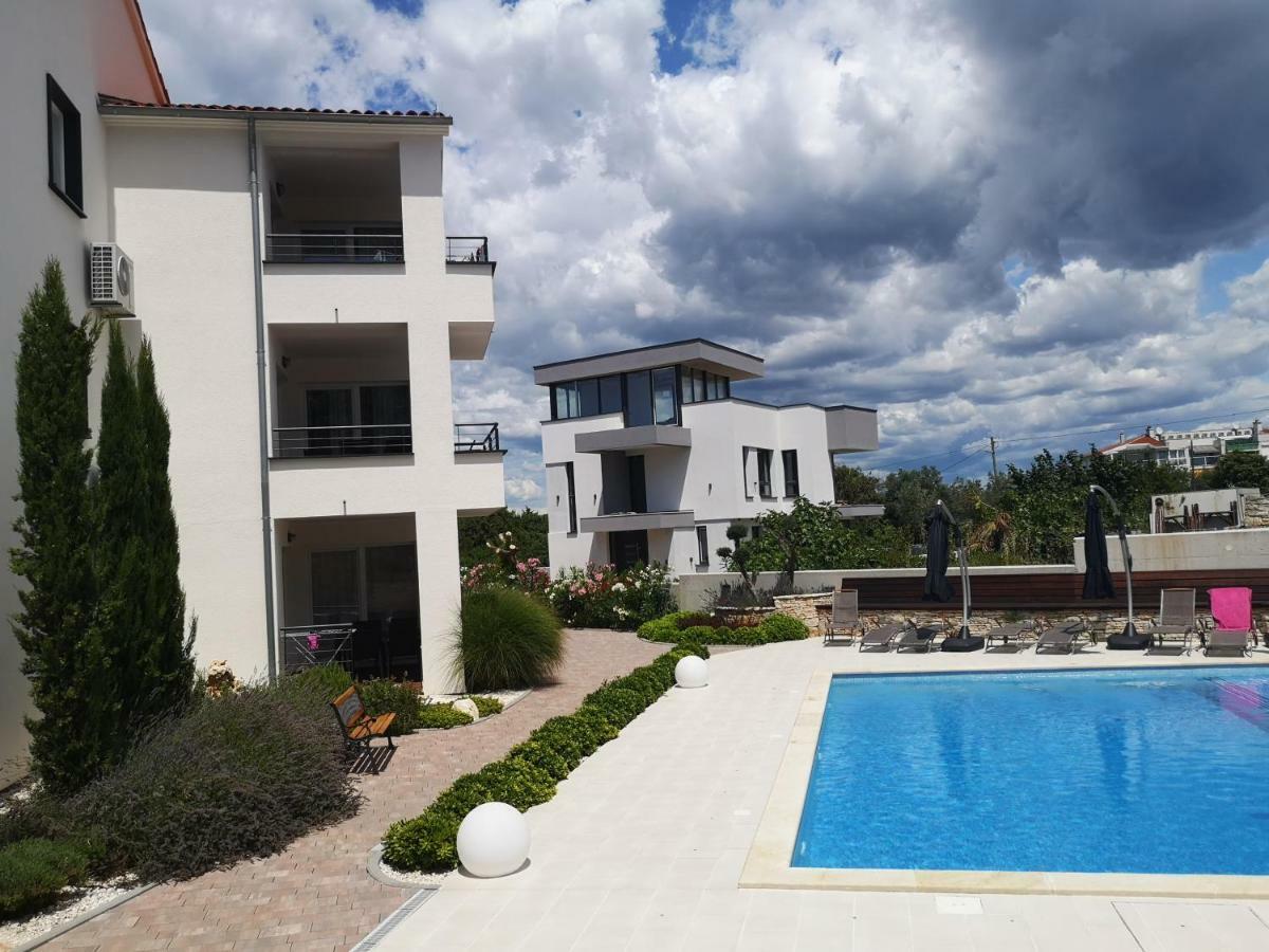 Villa Anja 2Nd Floor Перой Екстериор снимка