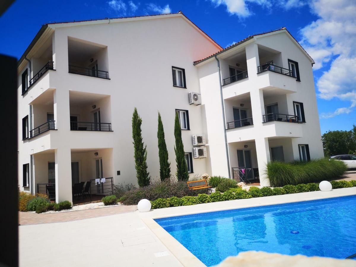 Villa Anja 2Nd Floor Перой Екстериор снимка