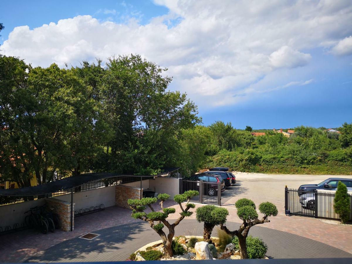 Villa Anja 2Nd Floor Перой Екстериор снимка
