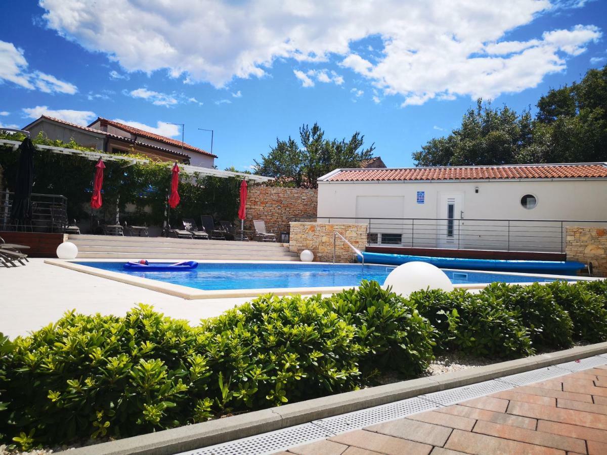 Villa Anja 2Nd Floor Перой Екстериор снимка